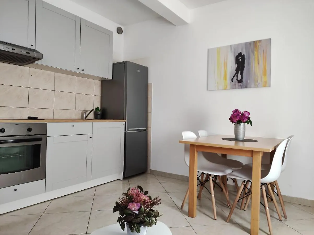 Cozy Apartment In Split In Nice Quiet Neighborhood 0*,