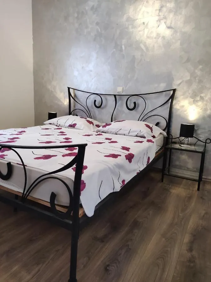 Cozy Apartment In Split In Nice Quiet Neighborhood