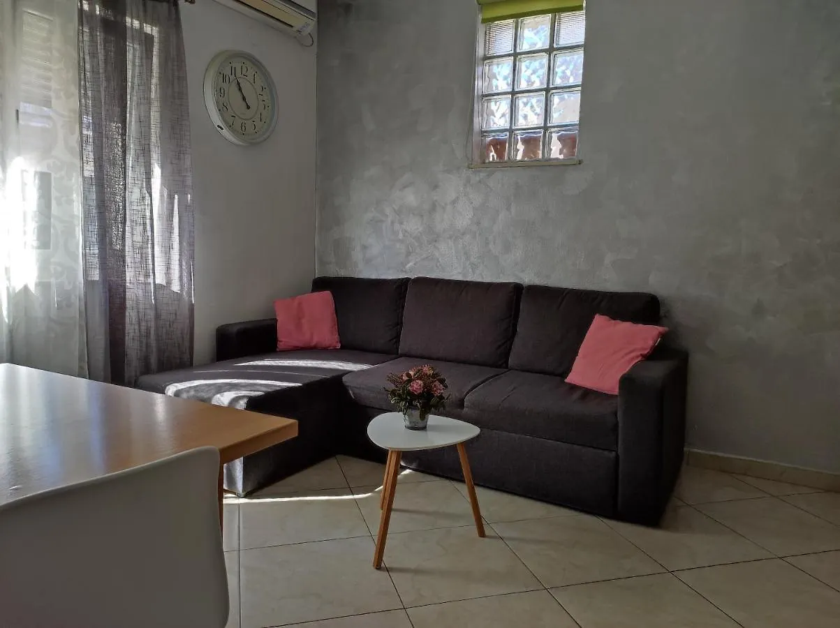 Cozy Apartment In Split In Nice Quiet Neighborhood